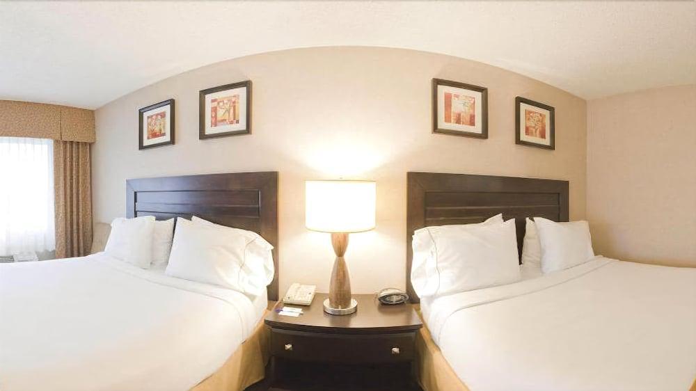 Clarion Pointe Medford Otel Dış mekan fotoğraf