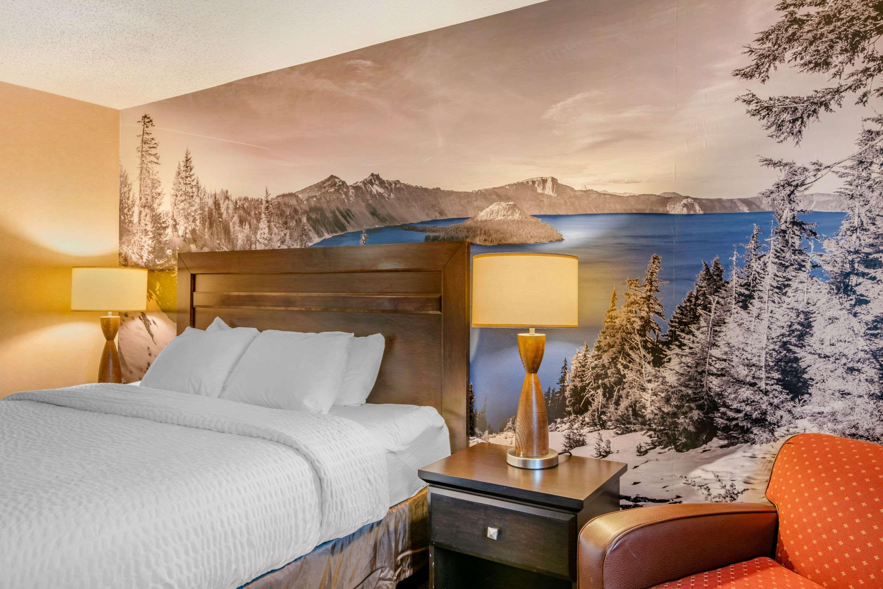 Clarion Pointe Medford Otel Dış mekan fotoğraf