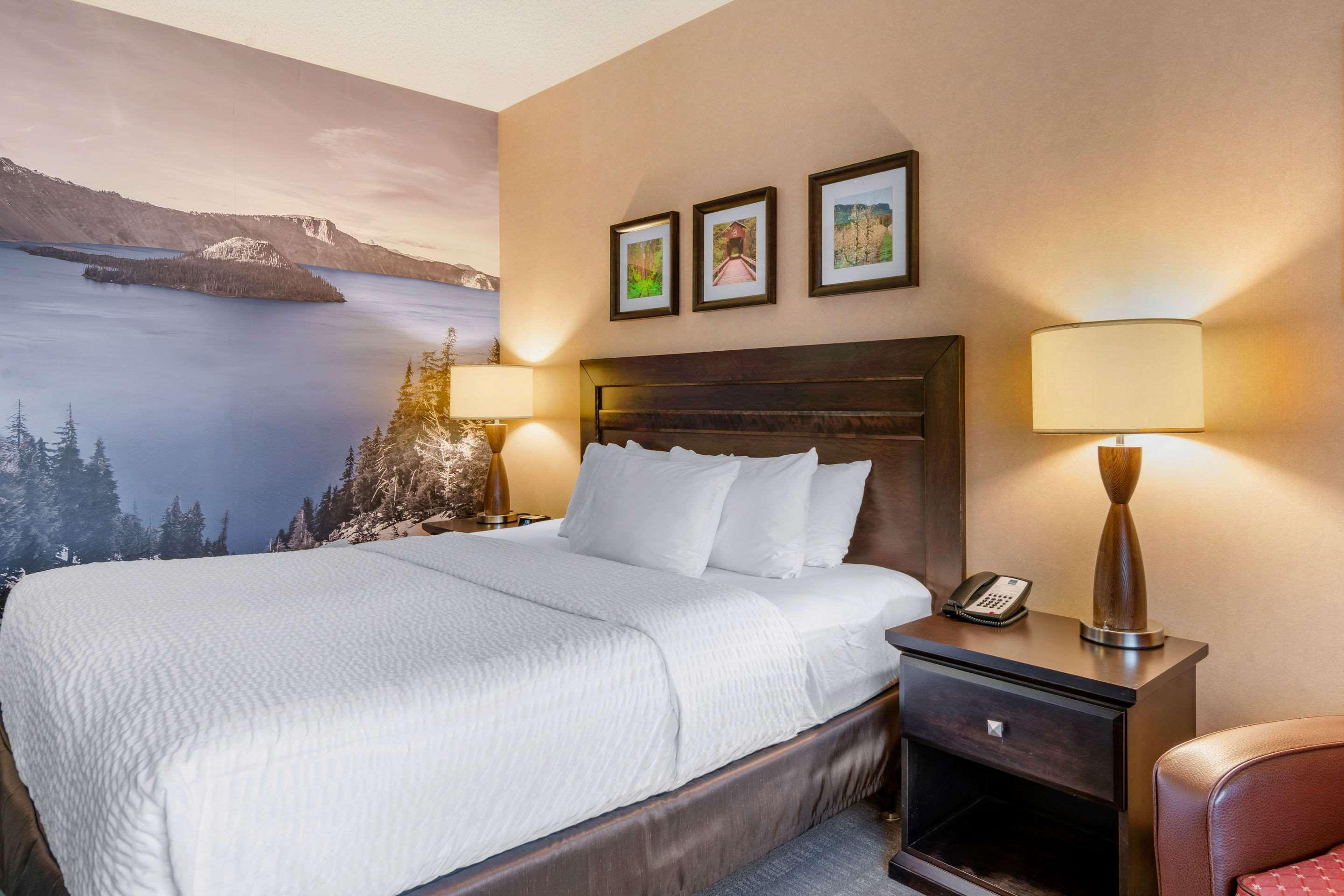 Clarion Pointe Medford Otel Dış mekan fotoğraf