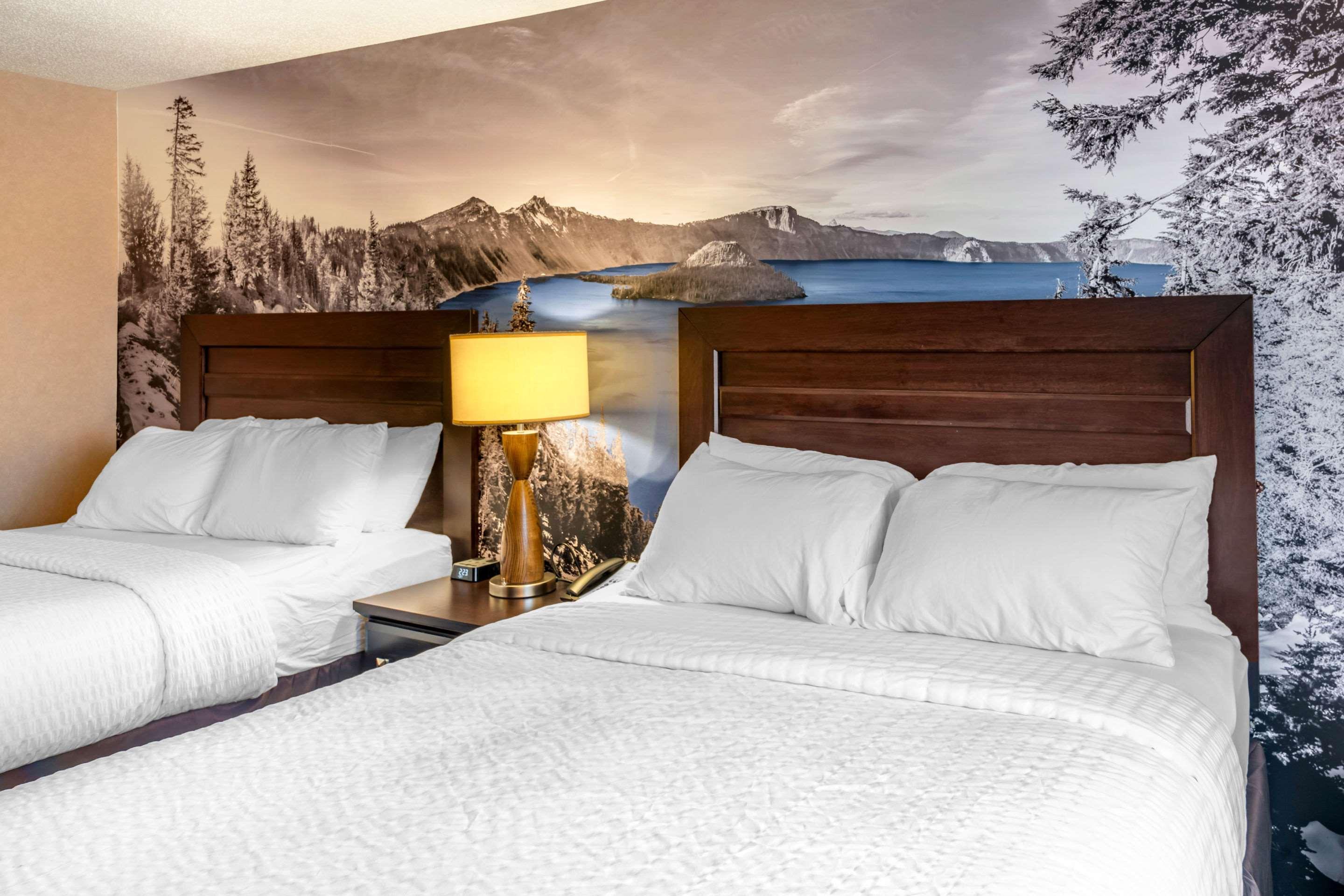 Clarion Pointe Medford Otel Dış mekan fotoğraf