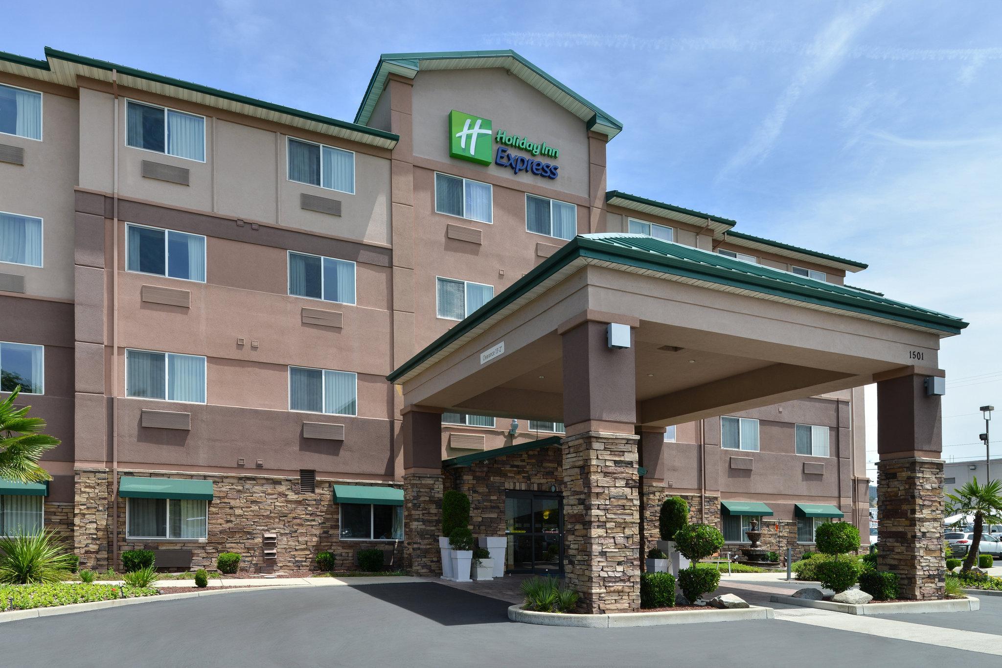 Clarion Pointe Medford Otel Dış mekan fotoğraf