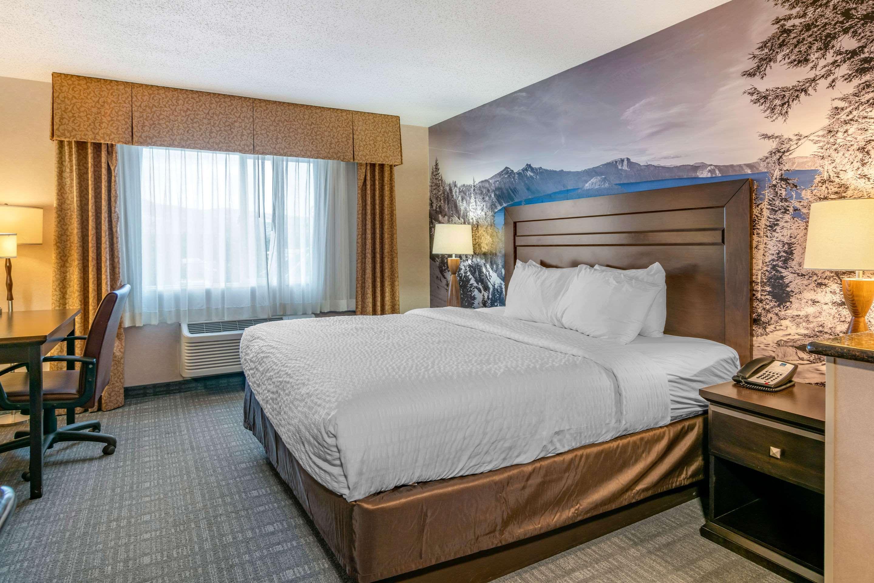 Clarion Pointe Medford Otel Dış mekan fotoğraf