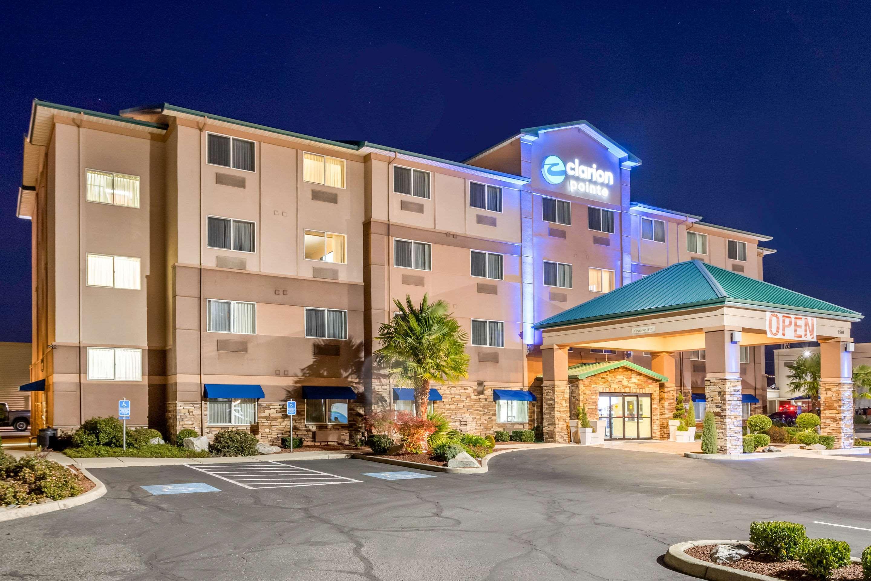 Clarion Pointe Medford Otel Dış mekan fotoğraf