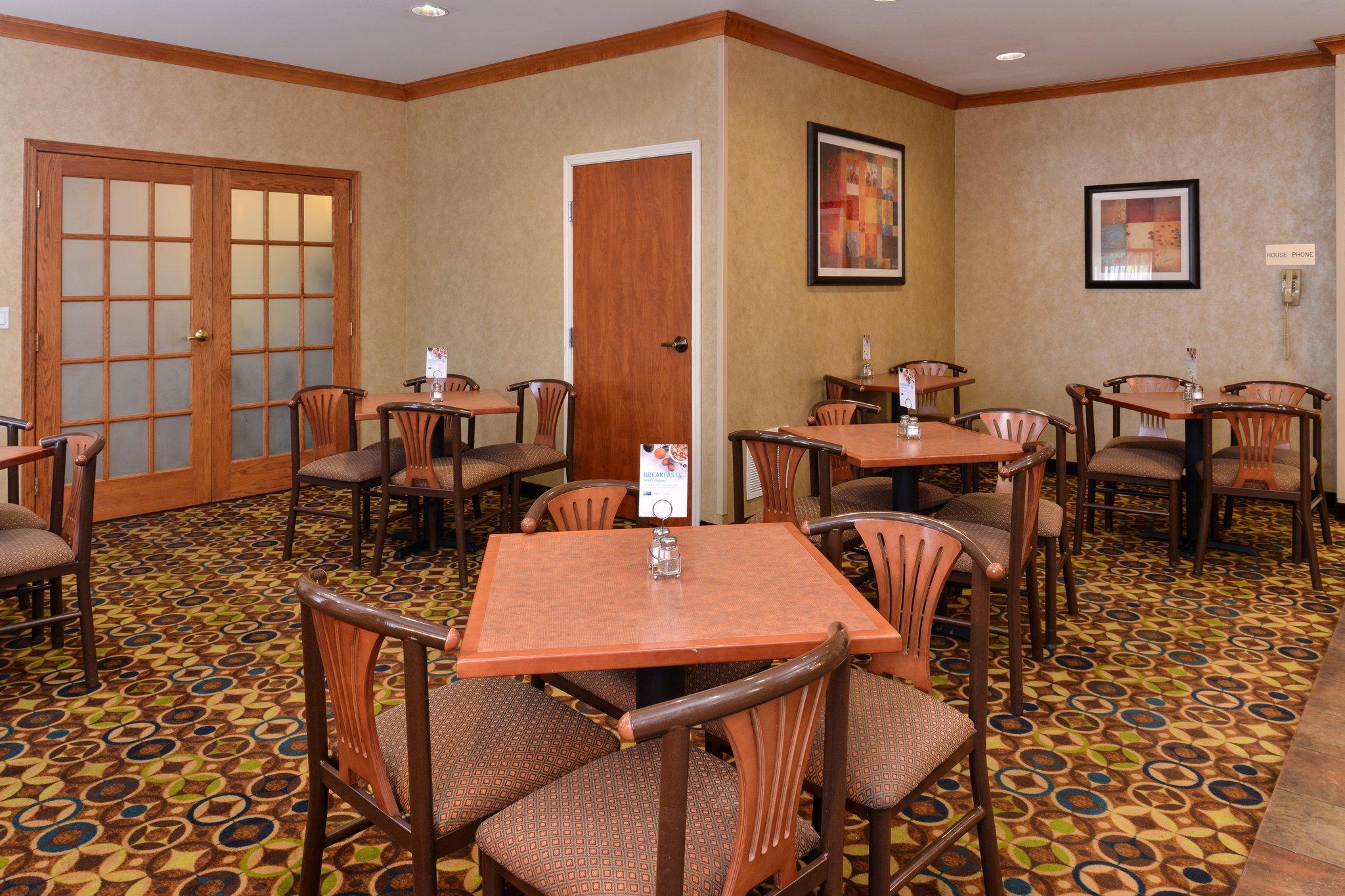 Clarion Pointe Medford Otel Dış mekan fotoğraf
