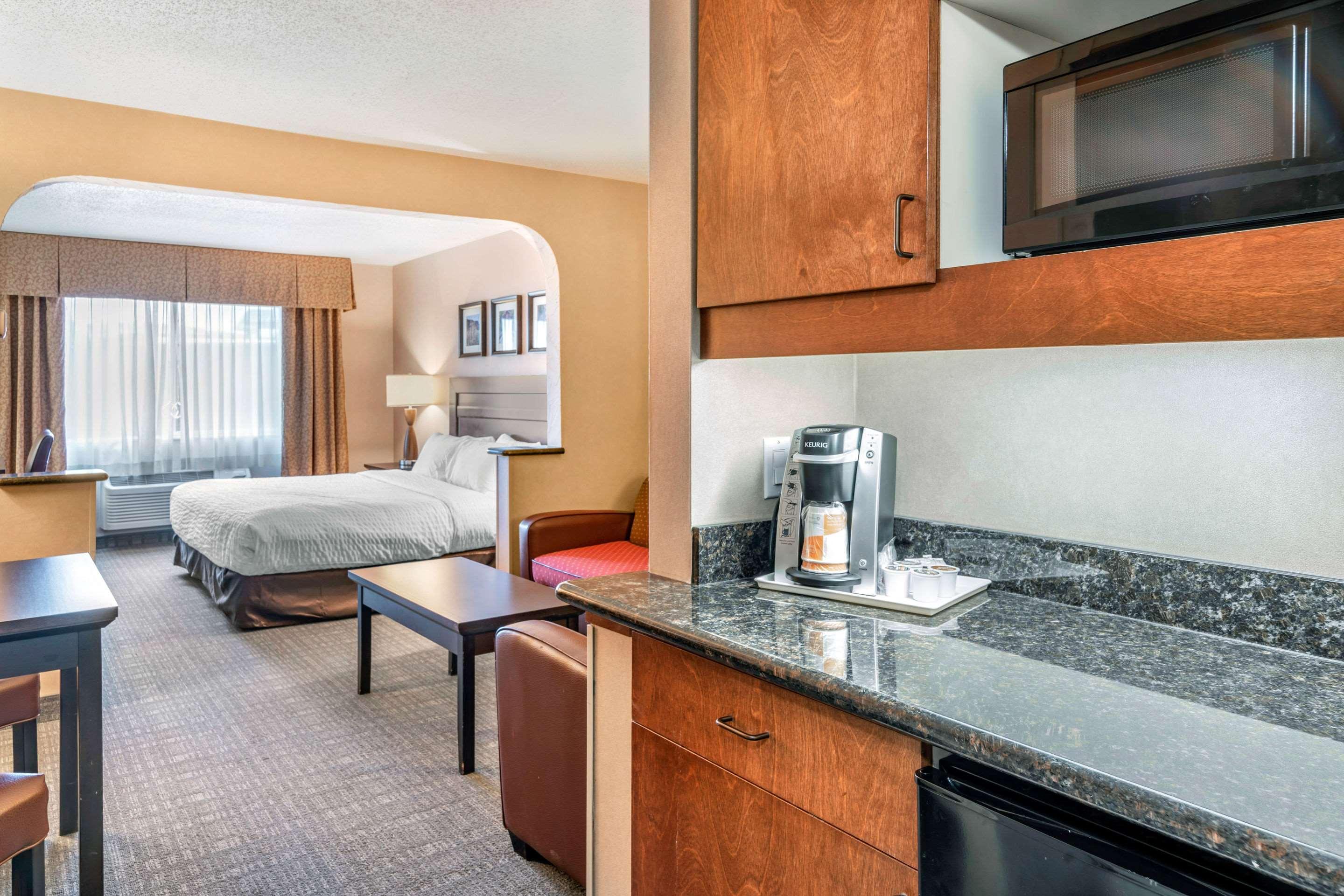 Clarion Pointe Medford Otel Dış mekan fotoğraf