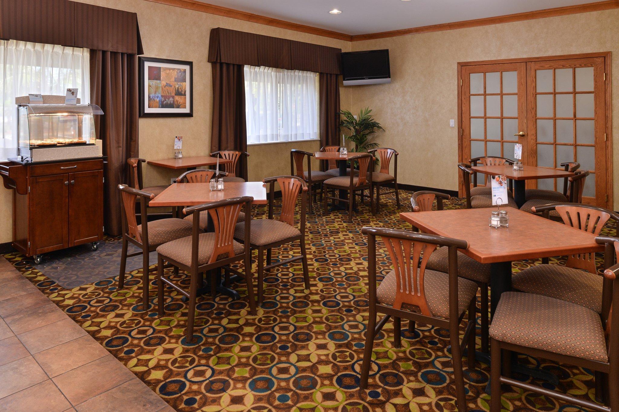 Clarion Pointe Medford Otel Dış mekan fotoğraf
