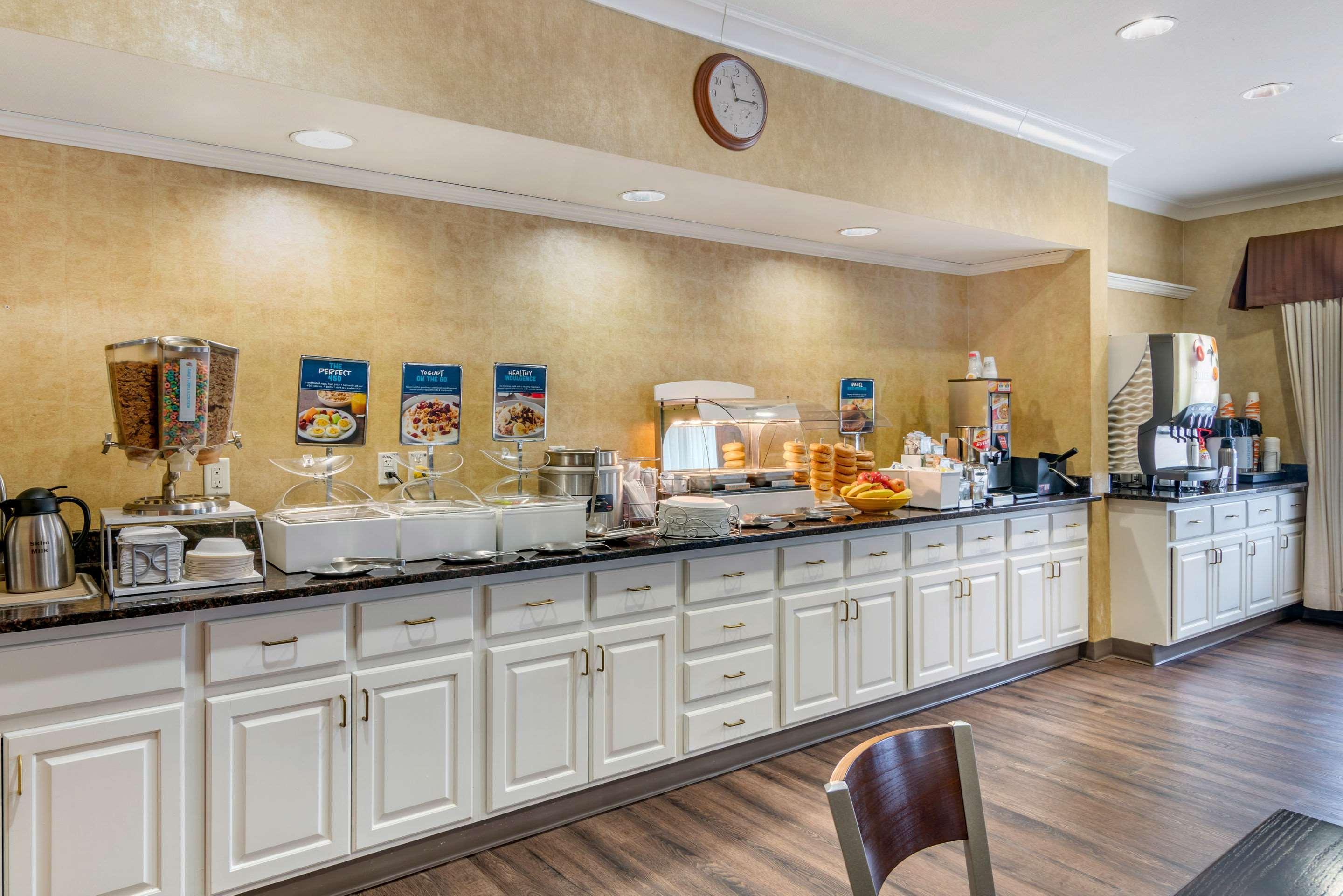 Clarion Pointe Medford Otel Dış mekan fotoğraf