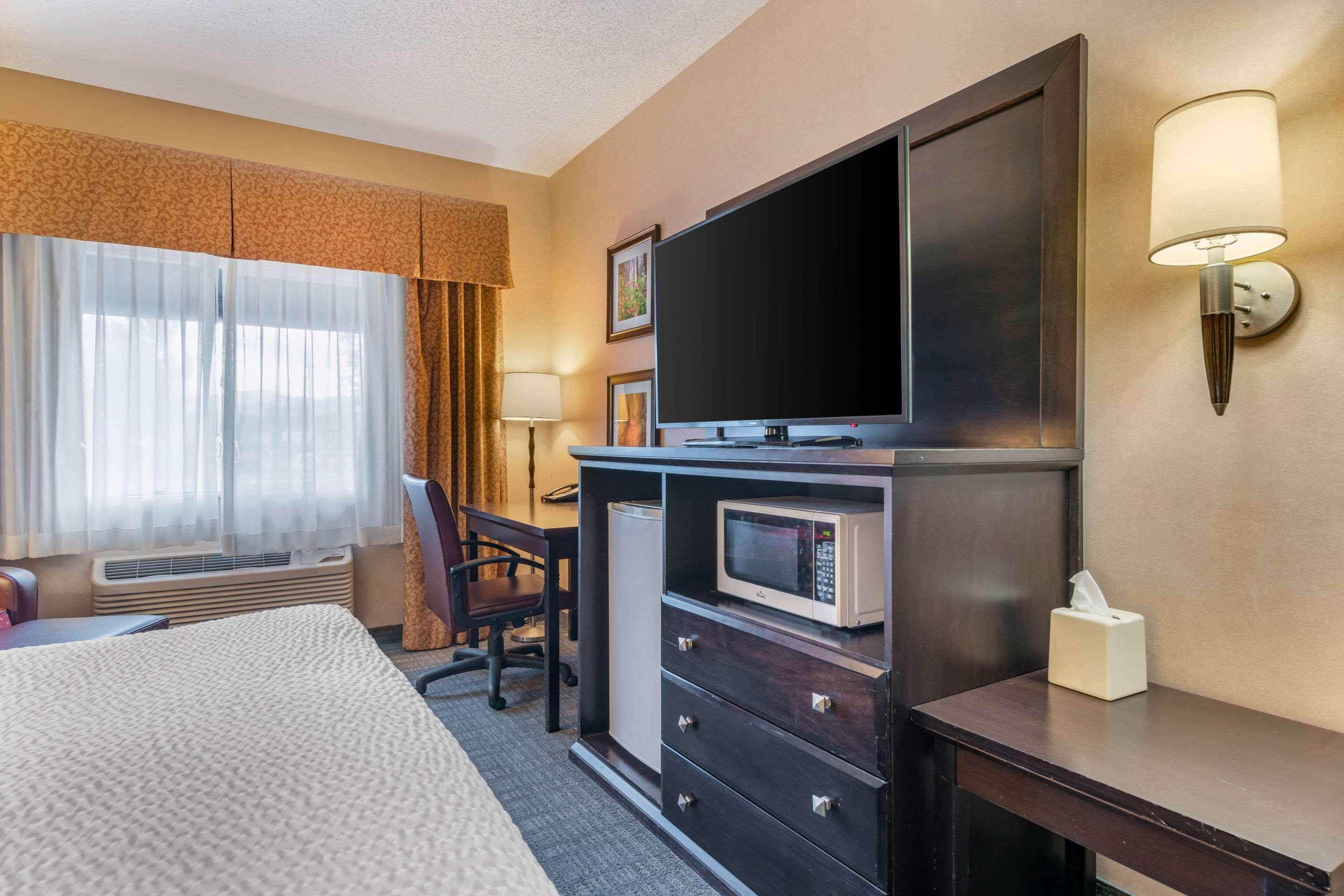 Clarion Pointe Medford Otel Dış mekan fotoğraf