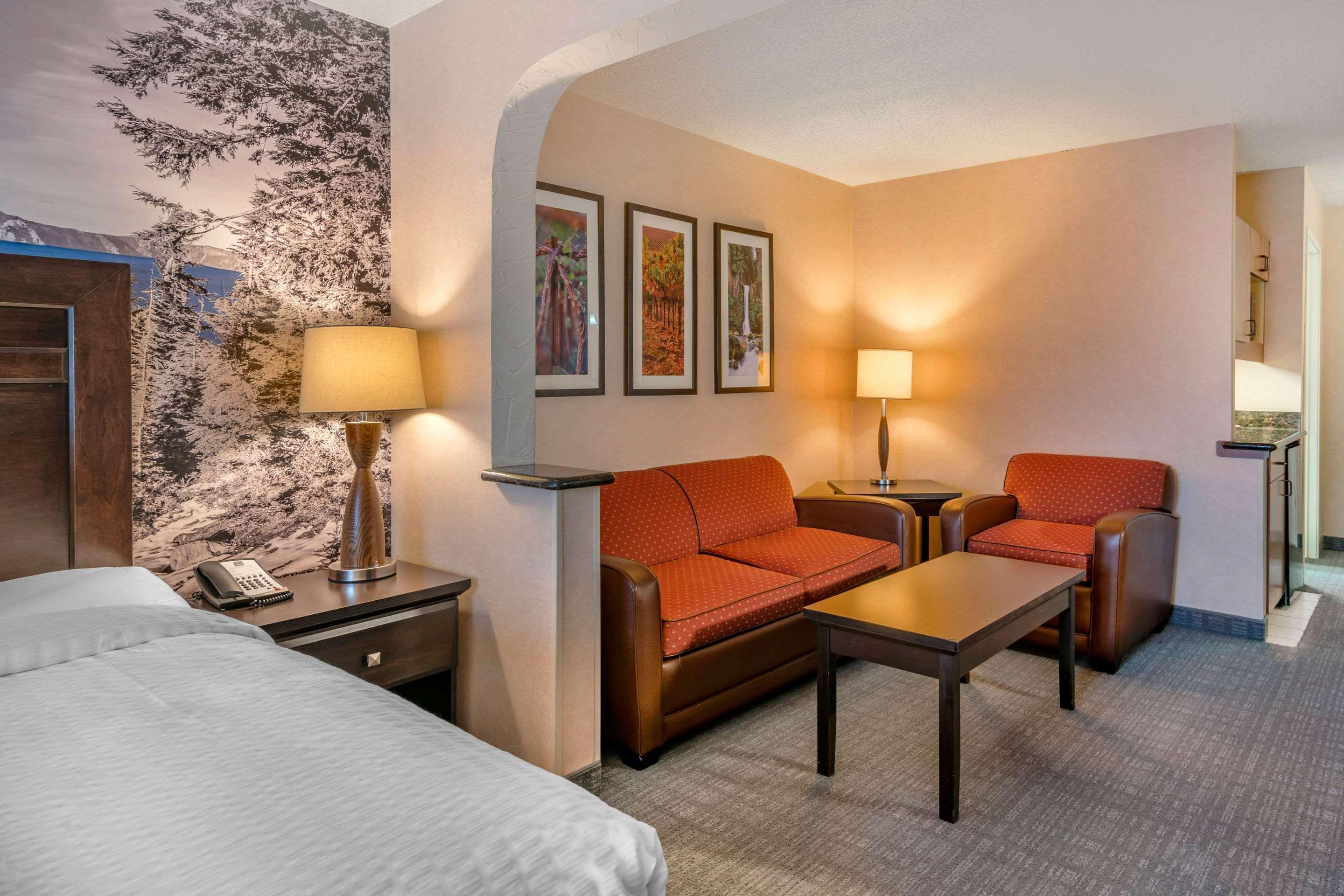 Clarion Pointe Medford Otel Dış mekan fotoğraf