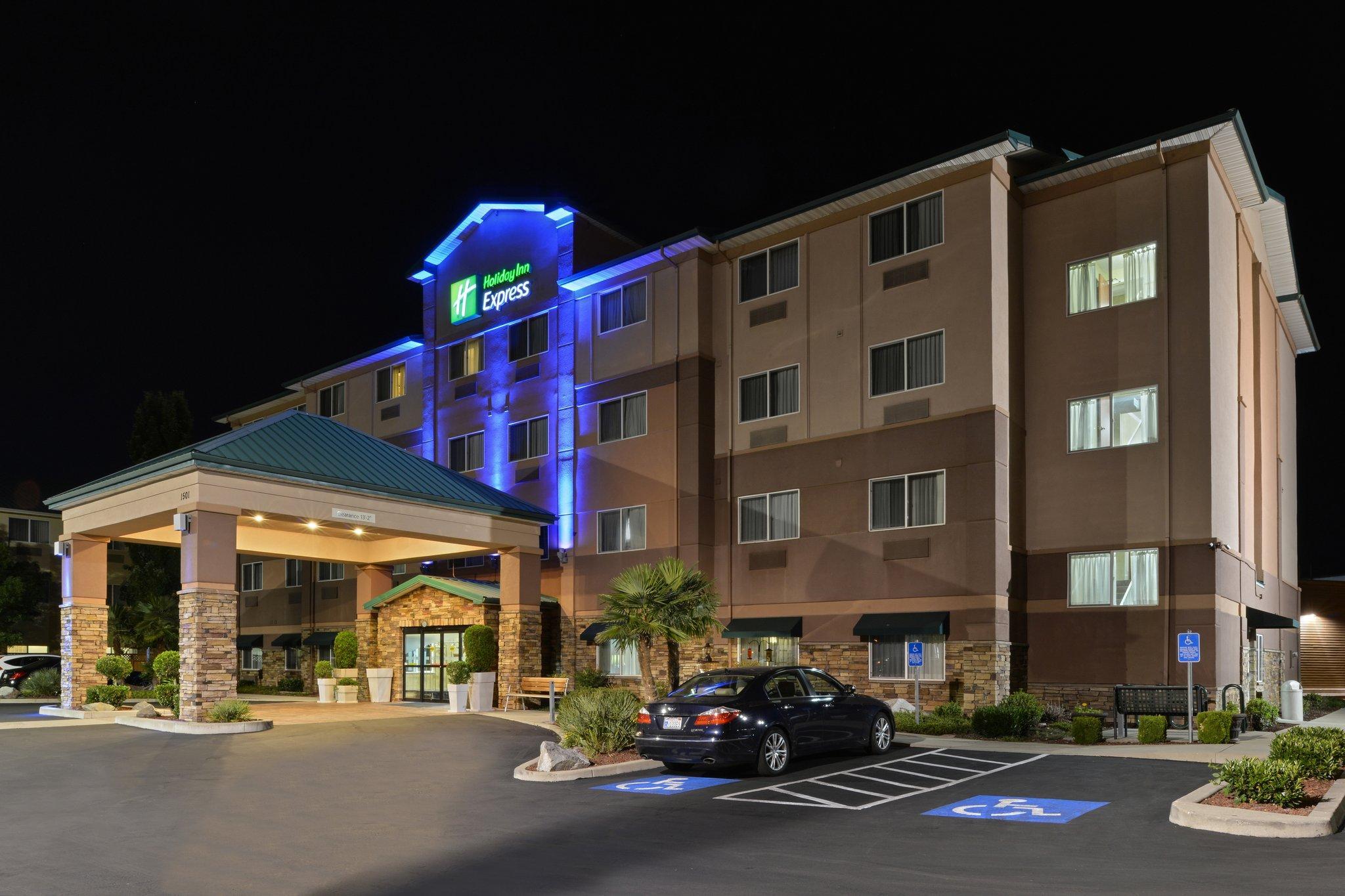 Clarion Pointe Medford Otel Dış mekan fotoğraf