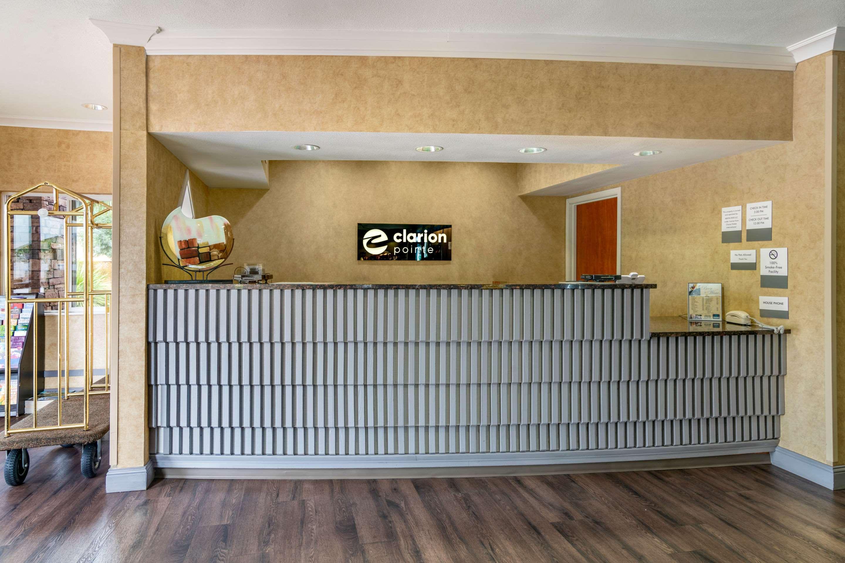 Clarion Pointe Medford Otel Dış mekan fotoğraf