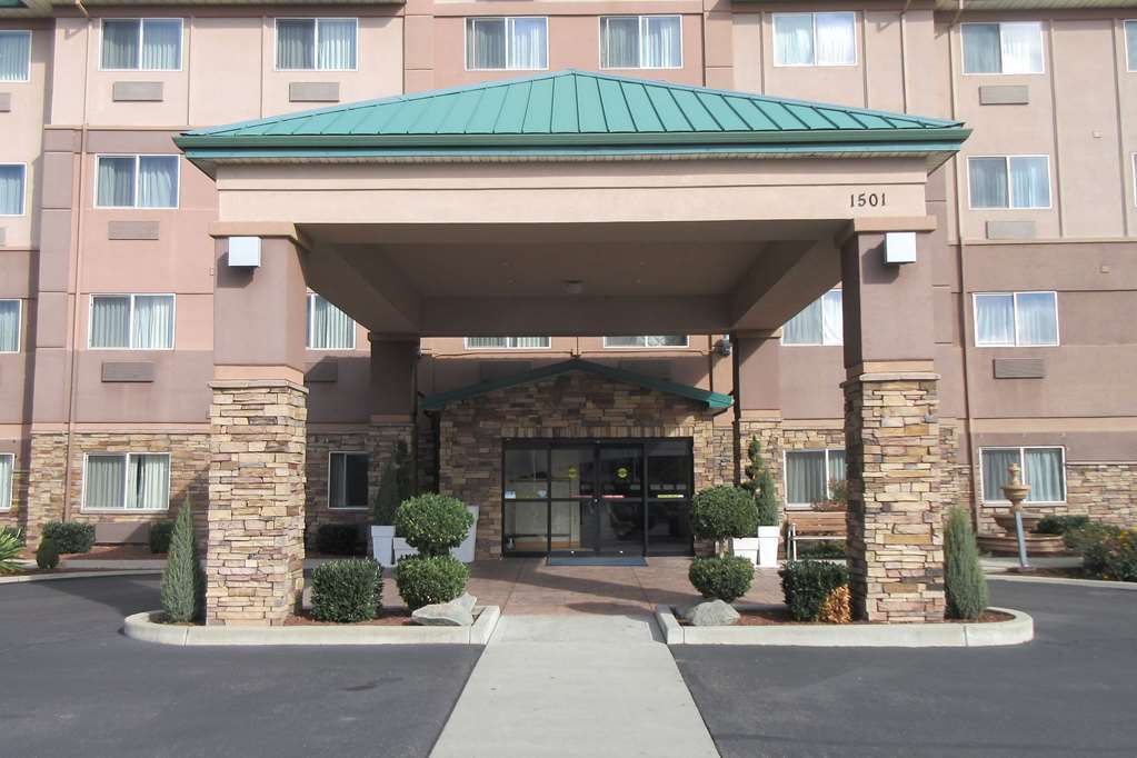 Clarion Pointe Medford Otel Dış mekan fotoğraf
